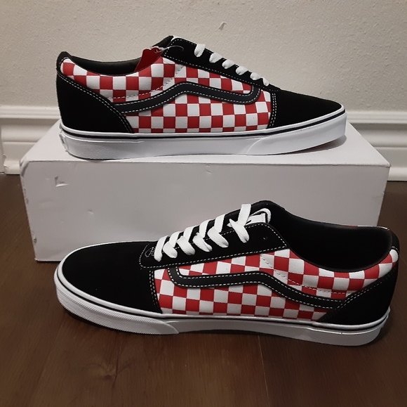 Vans - Picture 2 of 4